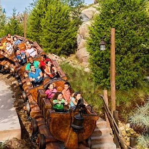 7-dwarfs-mine-train-00
