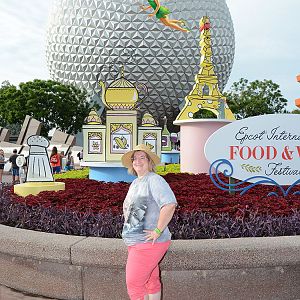 PhotoPass_Visiting_EPCOT_404730850834_small