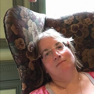 Collapsing In Chair In UK Shop - Epcot 09-09-2017