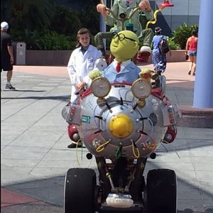 Professor Honeydew And Beaker 1 - Epcot 09-12-2017