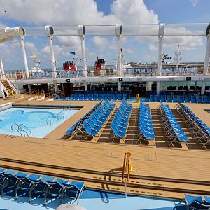 Disney-Dream-Pools-016
