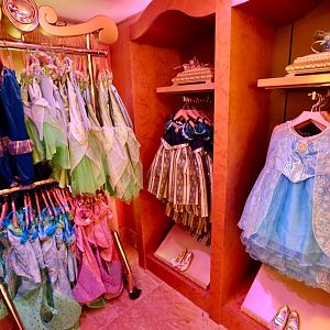 Bibbidi Bobbidi Boutique-008