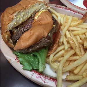 Contempo Smokehouse Burger 2