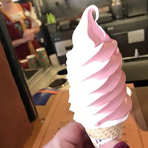 Peppermint-swirl-soft-serve