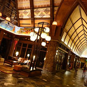 Aulani-Lobby-010