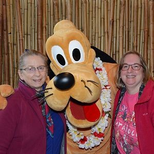 PhotoPass_Visiting_WDWRESORTSANDMORE_414739795170-SMALL