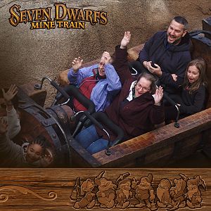 PhotoPass_Visiting_MK_414816753707_SMALL