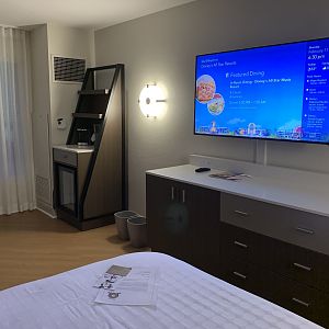 Disneys-asm-remodeled-room2