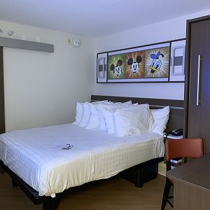 Disneys-asm-remodeled-room4