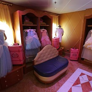 Bibbidi-Bobbidi-Boutique-004