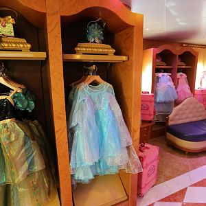 Bibbidi-Bobbidi-Boutique-005