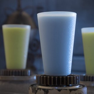 SWGE_Blue_Milk_and_Green_Milk_at_Milk_Stand_1023ZS_0174DR.JPG