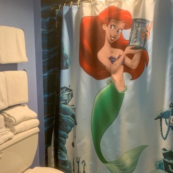 art-of-animation-little-mermaid-standard-rooms-011