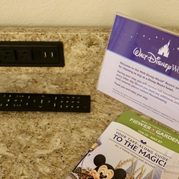 Disneys-Coronado-Springs-Resort-Room-005.jpeg