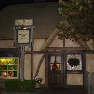 Tea Caddy at night