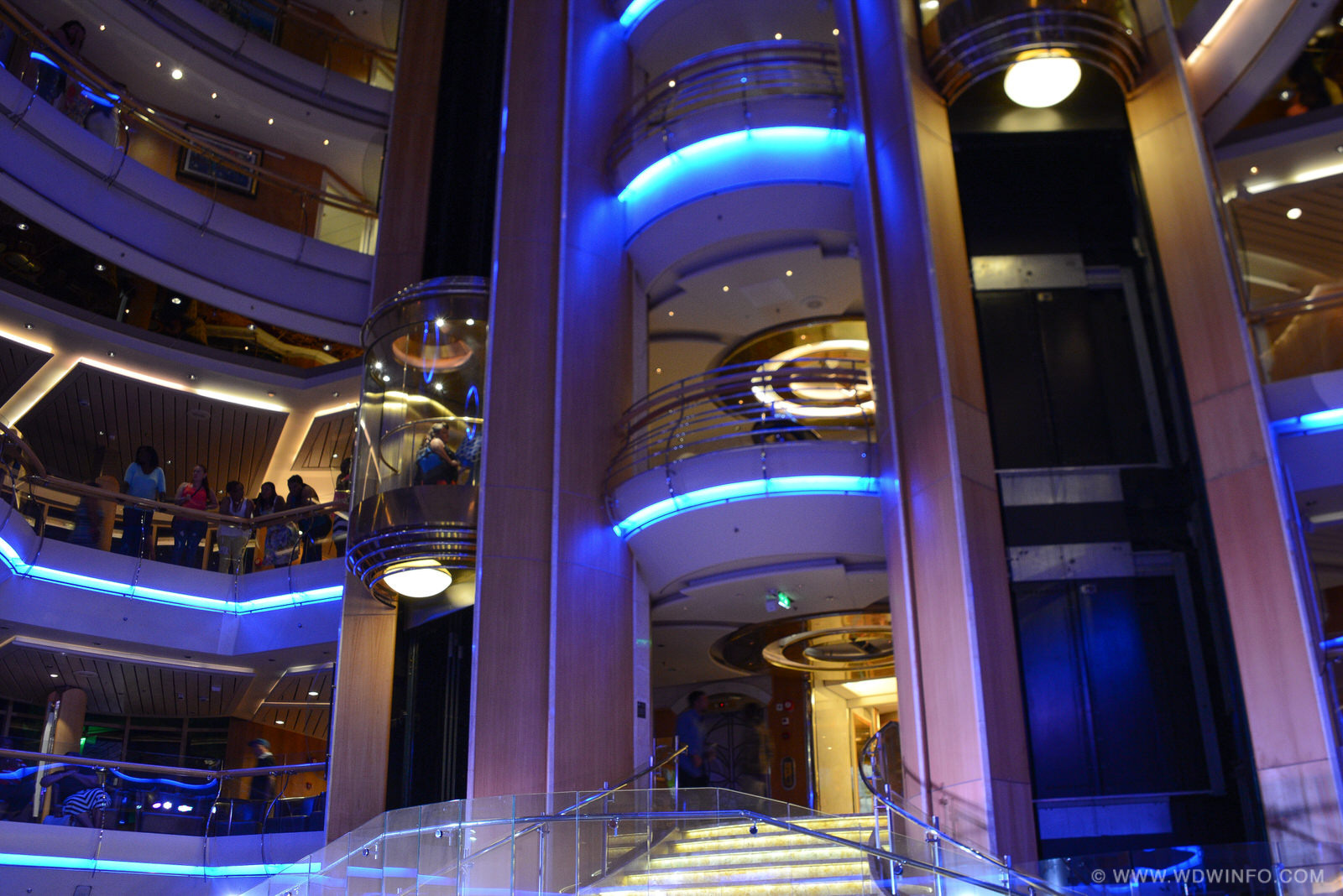 04_Royal_Caribbean_Enchantment_of_the_Seas