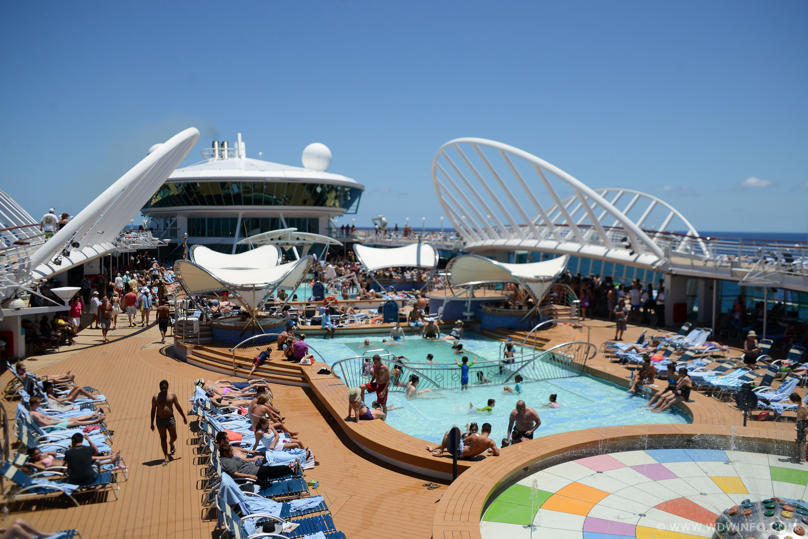 18_Royal_Caribbean_Enchantment_of_the_Seas