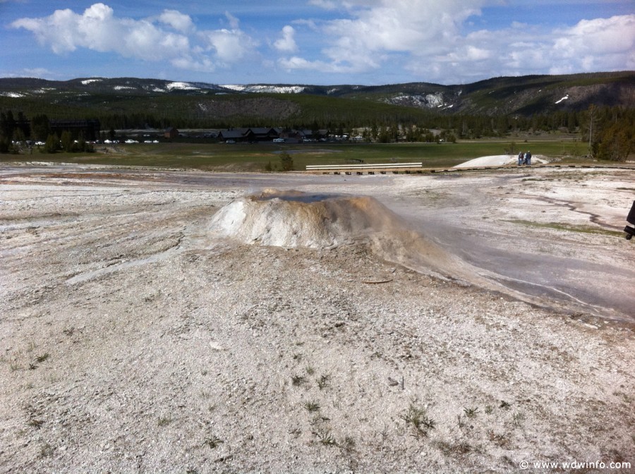 2-Upper-Geyser-Basin-011