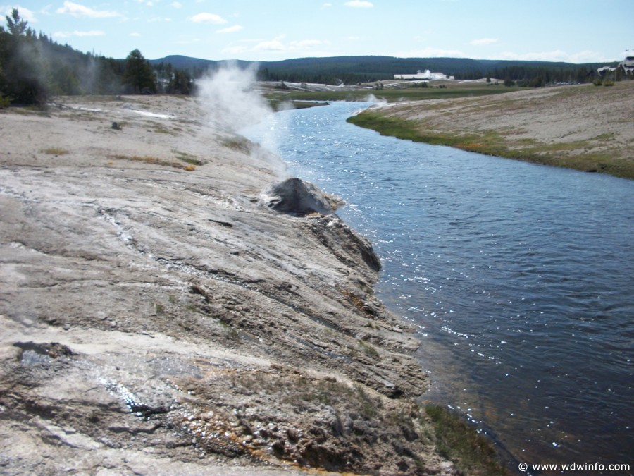 2-Upper-Geyser-Basin-080