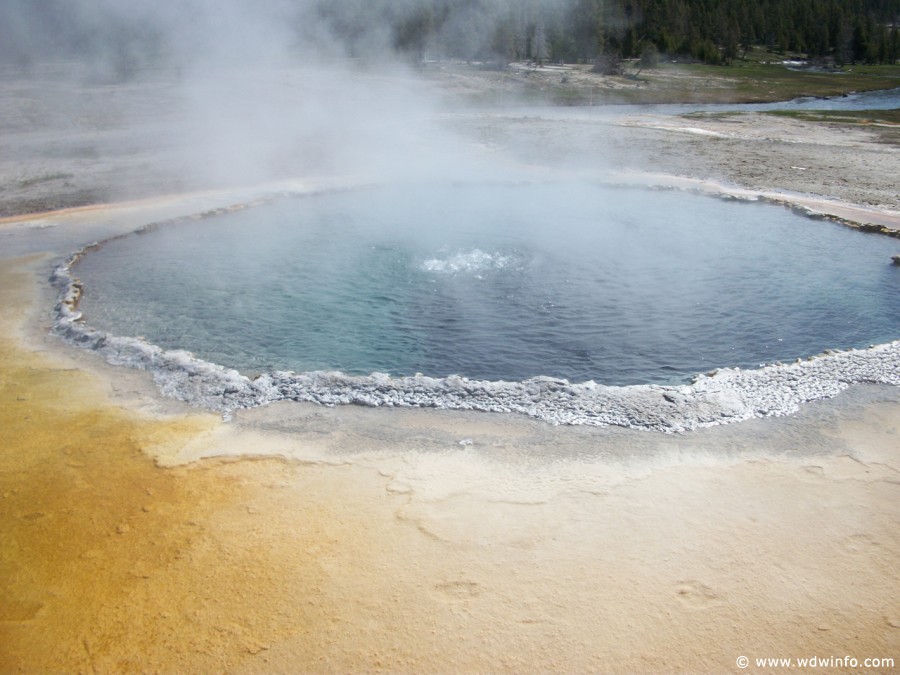 2-Upper-Geyser-Basin-084