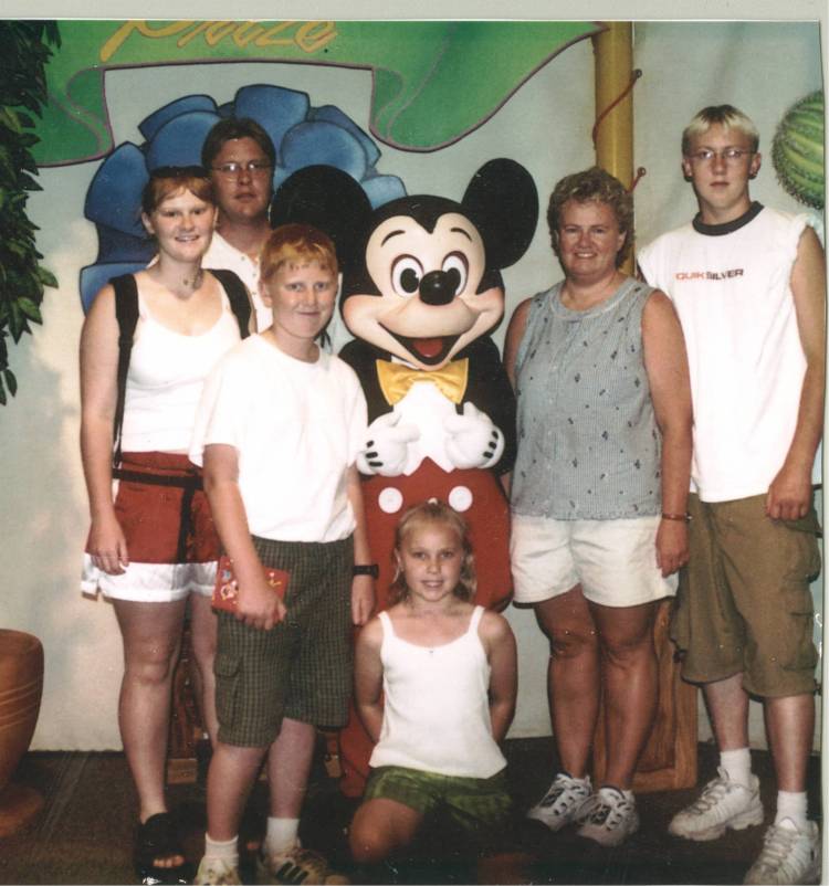 2000 MK