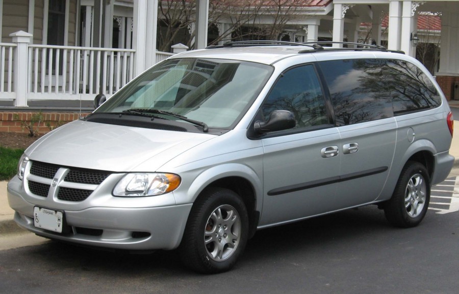 2001-2004_Dodge_Grand_Caravan_1_