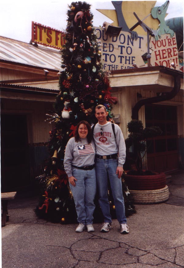 2002-Animal_Kingdom_Christmas_Tree