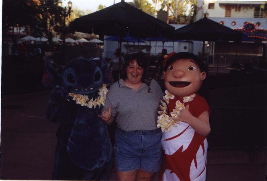 2004-hanging_loose_with_Lilo_Stitch