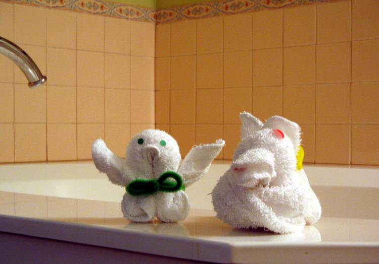 2005 Towel animals