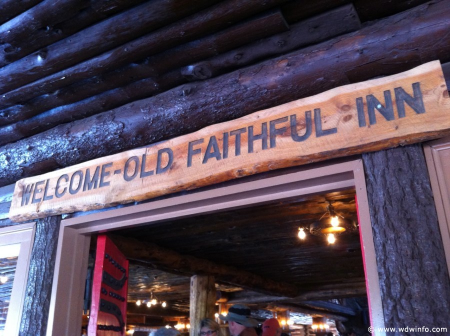 3-Old-Faithful-Inn-002