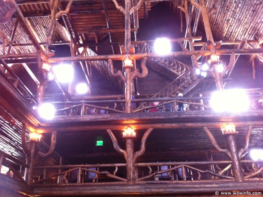 3-Old-Faithful-Inn-005