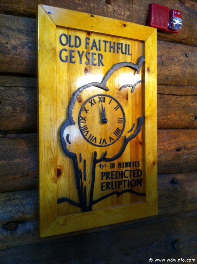 3-Old-Faithful-Inn-007