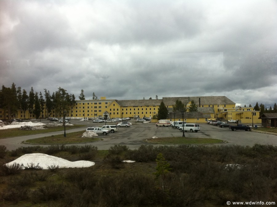 4-Lake_Yellowstone-Hotel-001