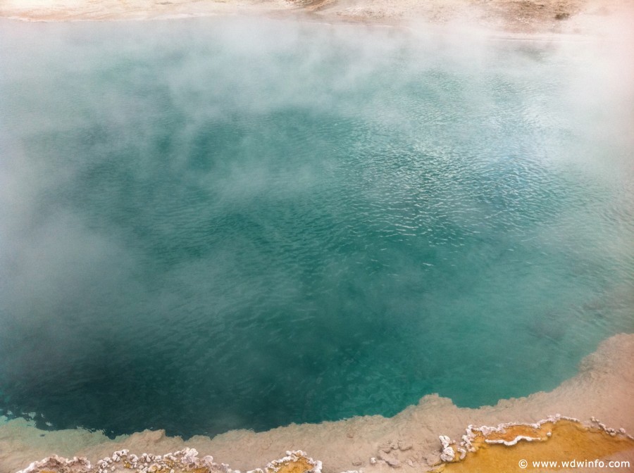 4-West-Thumb-Geyser-Basin-012