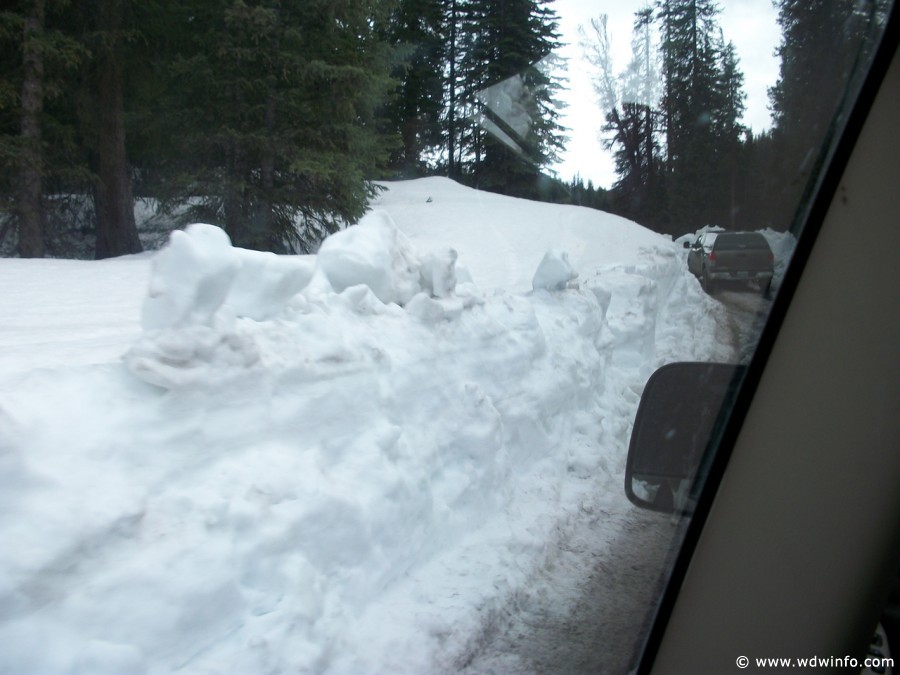 7-Road-Brooks-Lake-Lodge-004