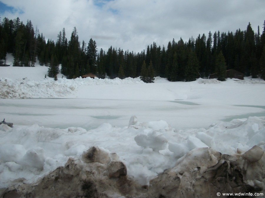 7-Road-Brooks-Lake-Lodge-007