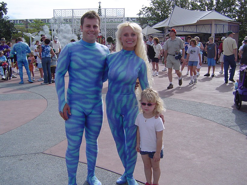 Acrobat performers - 11/2004