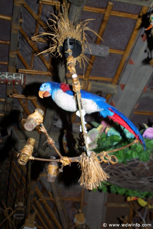 Adventureland_-_Enchanted_Tiki_Room_11