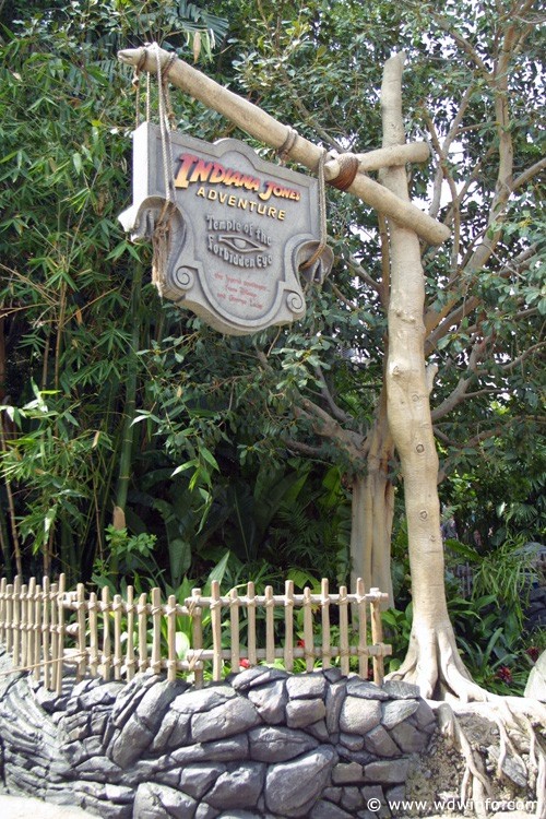 Adventureland_-_Indiana_Jones_Adventure_03