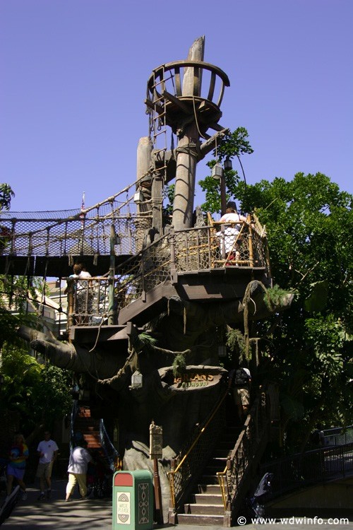 Adventureland_-_Tarzan_Treehouse_01a