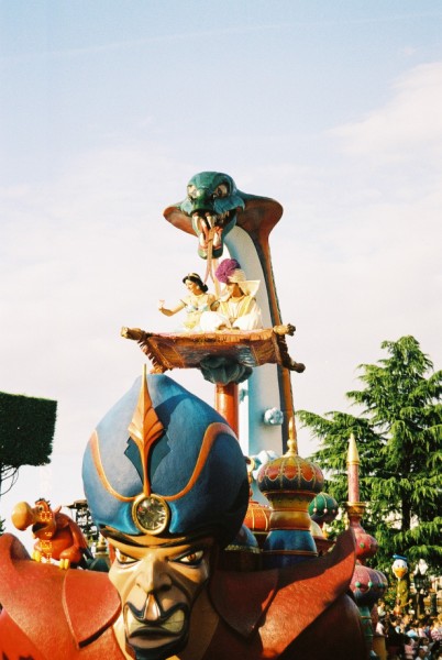 Aladdin float