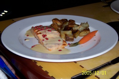 Alfredo's - Chef's special - lemon salmon