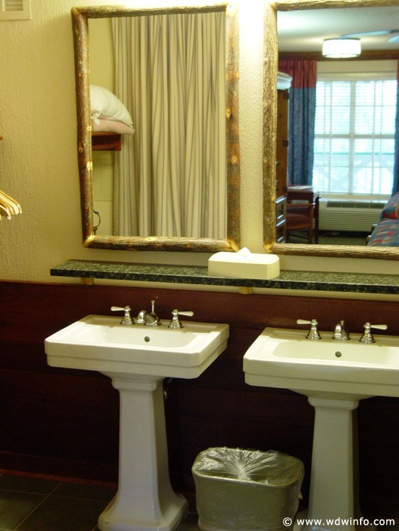 Alligator_Bayou_Room_09