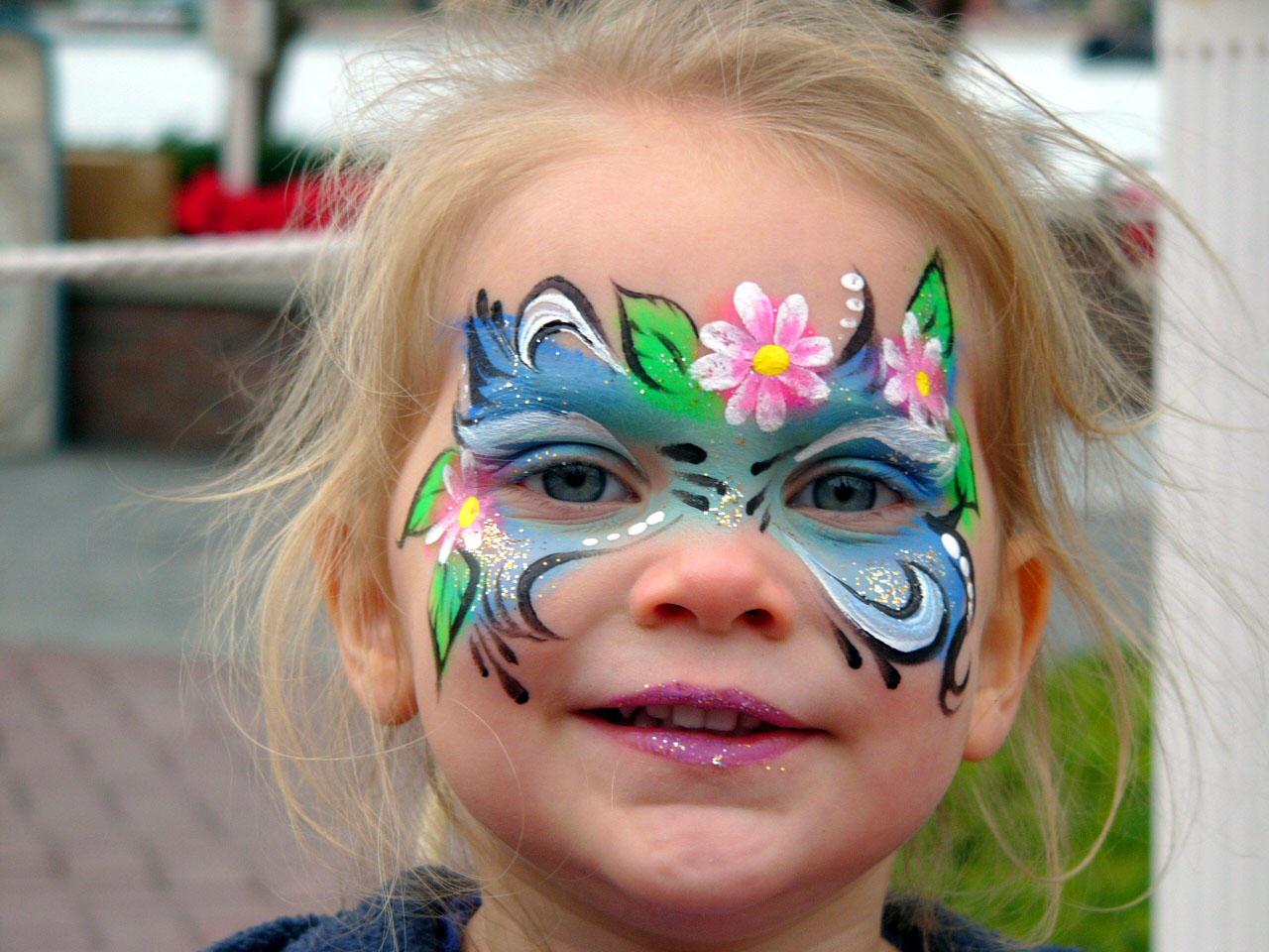 Alyssa_s_Flower_Mask