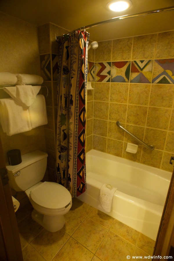 Animal-Kingdom-Lodge-Room-035