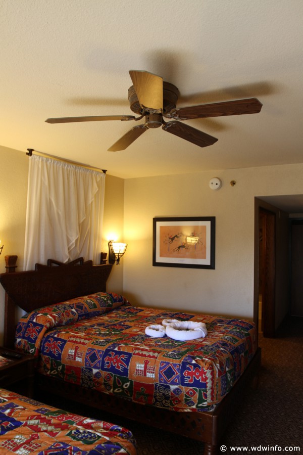 Animal-Kingdom-Lodge-Room-049