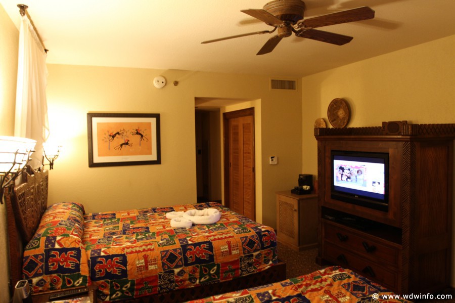 Animal-Kingdom-Lodge-Room-050