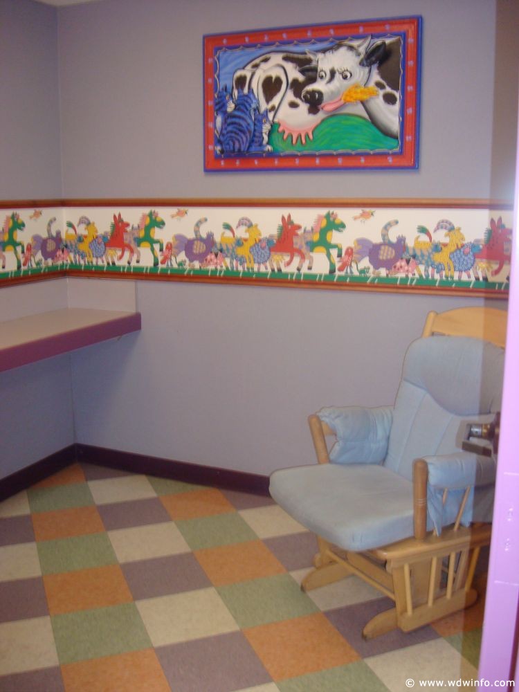 Animal_Kingdom_Baby_Care_Center_04