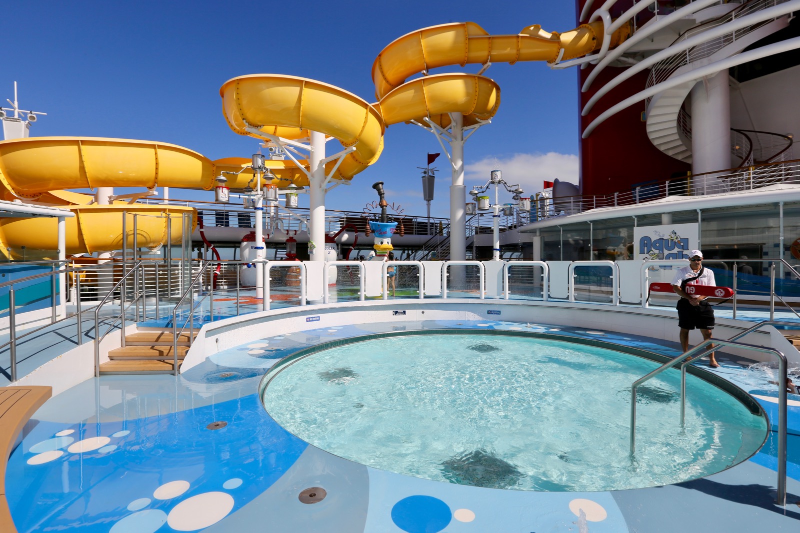 disney cruise ship pool