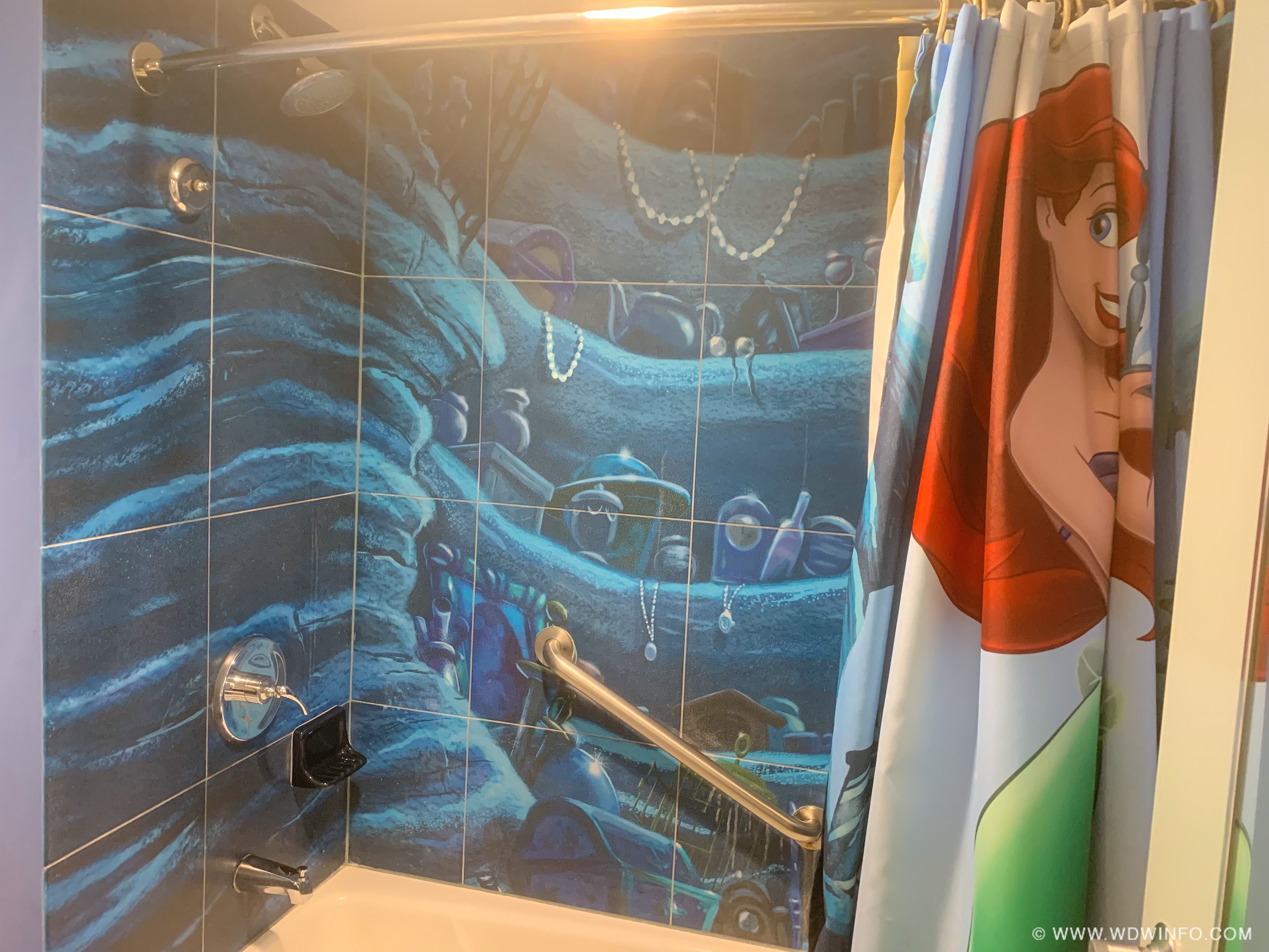 art-of-animation-little-mermaid-standard-rooms-010